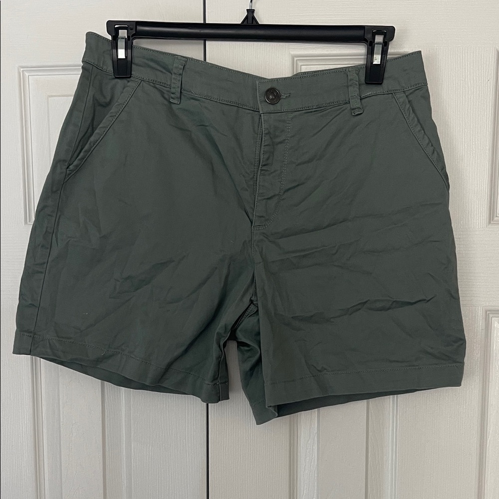 Gloria Vanderbilt Women’s Olive Flat Front Shorts